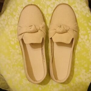 New Size 9 Canvas Slip On Shoes Womens